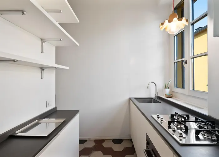 Apartment Vintage Hideaway Milan-historic Courtyard