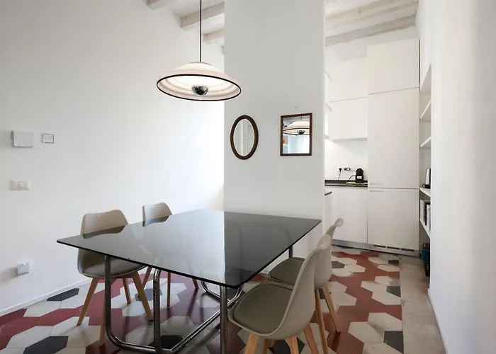 Vintage Hideaway Milan-historic Courtyard *