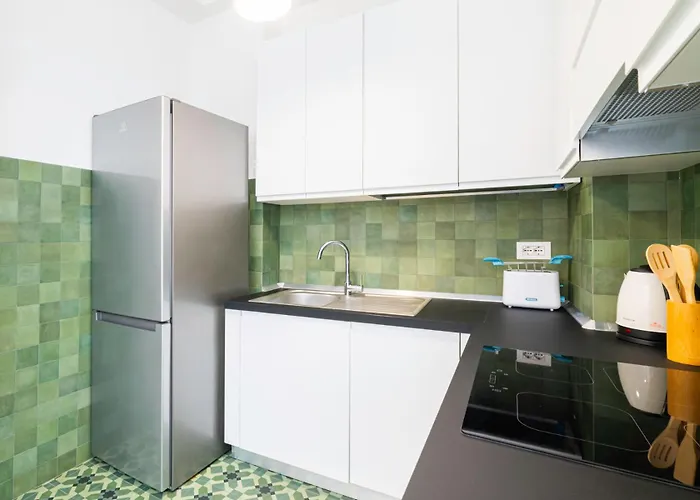 Roncaglia 25, * 밀라노