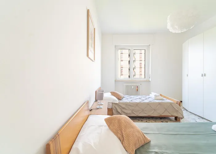 I-host - Nota 39 Milano