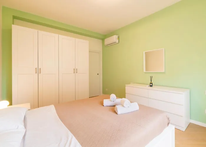 Roncaglia 25, * 밀라노