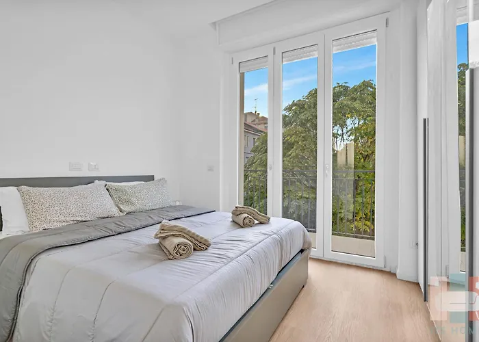 Gua13 - Loreto - Large - * Milano