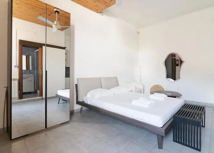 Guesthost - Comfy San Cristoforo Apartment *