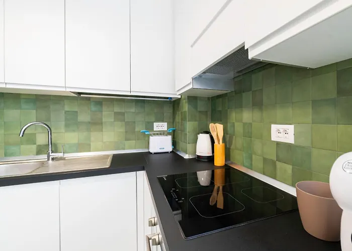 Roncaglia 25, 아파트 *