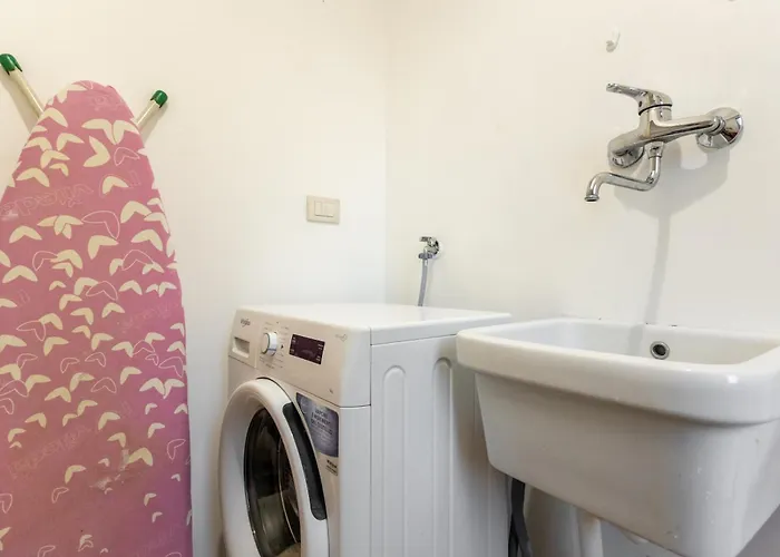 Politecnico - Spacious Ap Balcony - Sleeps 4