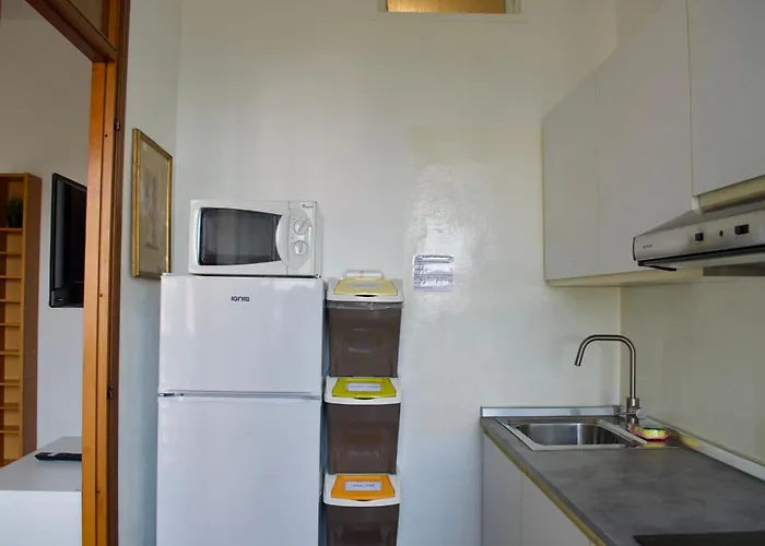 Con Vista Su Citta E Duomo Di アパート *