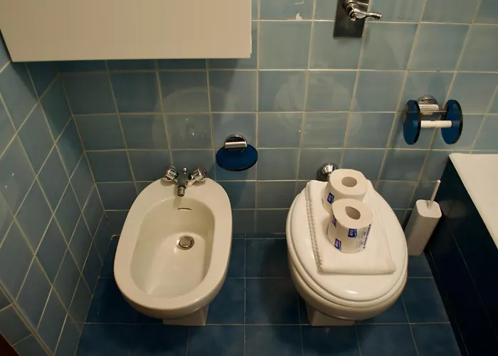 Con Vista Su Citta E Duomo Di アパート *