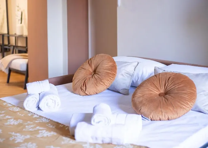 Апартаменты Elegant Near The Subway, Fast Wi-fi And Ac