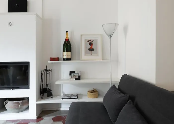 Apartment Vintage Hideaway Milan-historic Courtyard