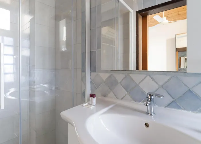 Guesthost - Comfy San Cristoforo Milan