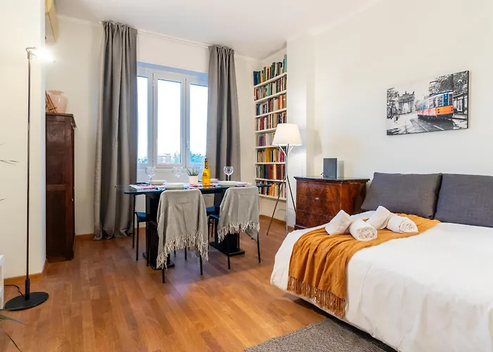 شقة Politecnico - Spacious Ap Balcony - Sleeps 4 *