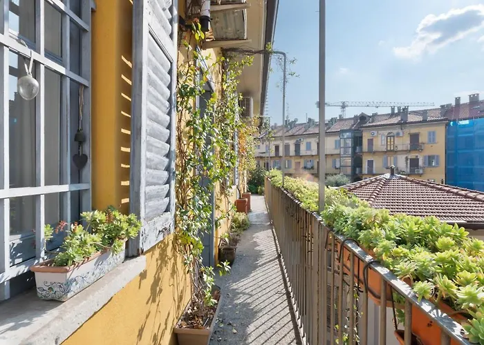 Vintage Hideaway Milan-historic Courtyard