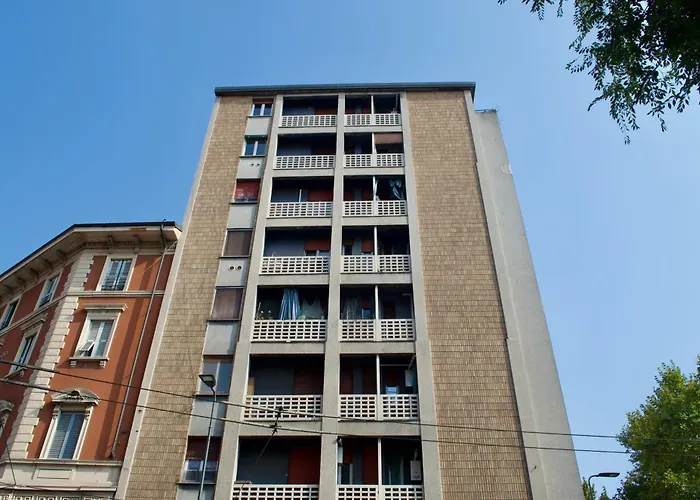 Con Vista Su Citta E Duomo Di アパート