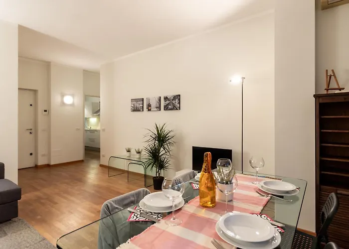 Politecnico - Spacious Ap Balcony - Sleeps 4