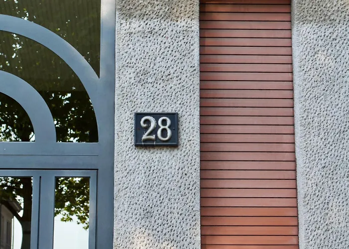 Con Vista Su Citta E Duomo Di アパート *