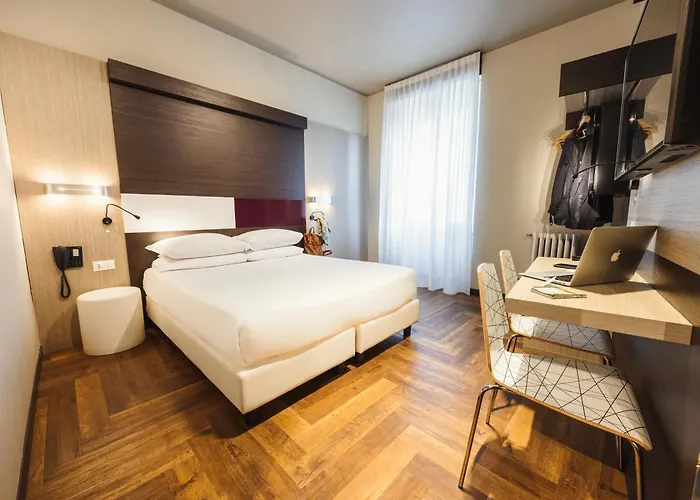 Hotel Genius Downtown 3*