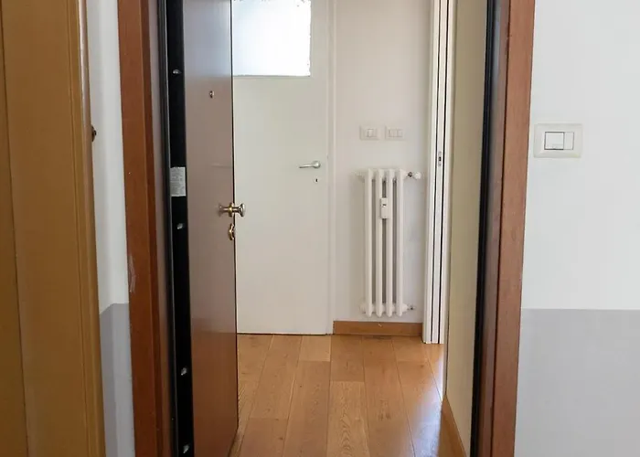 Near Linate Duomo And Station Minutes Away 아파트 밀라노