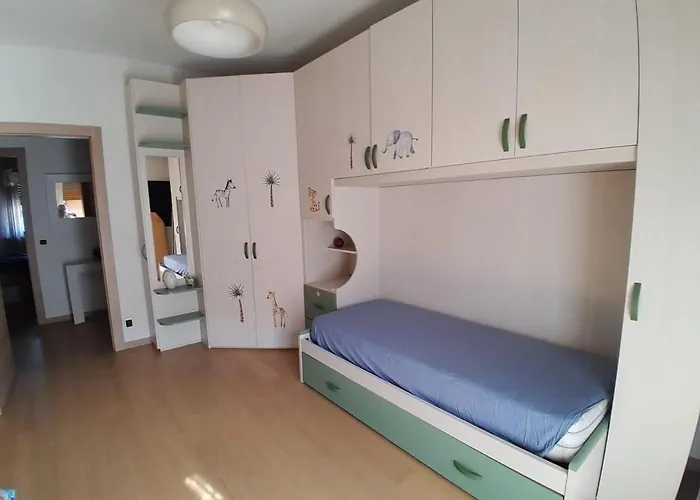 Large Bright - Strategic Location Apartment Milan