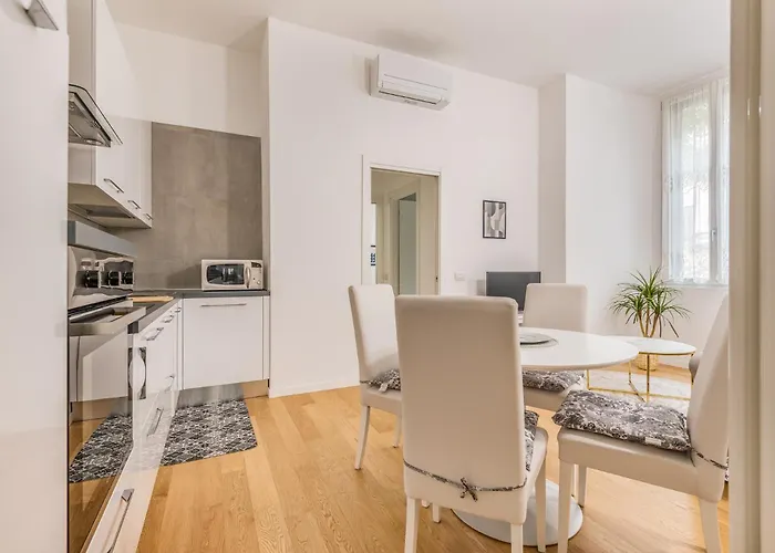 아파트 Luxury Via Morgagni 4 Pax Wi-fi *