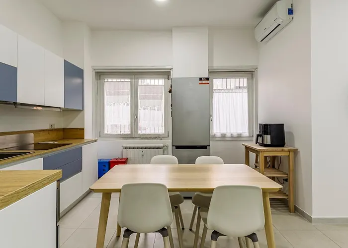 Luvi - Savona Apartman *