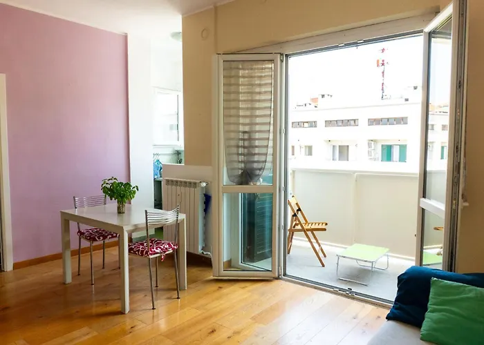 Near Linate Duomo And Station Minutes Away 아파트 밀라노