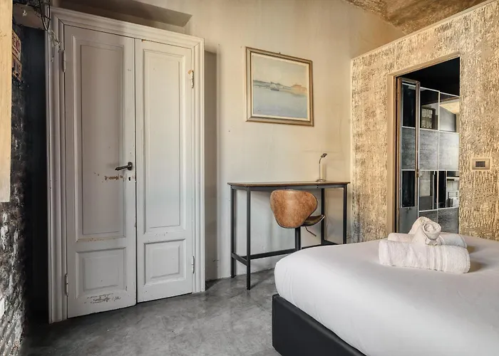 Nyc-style Industrial On Navigli * Milano