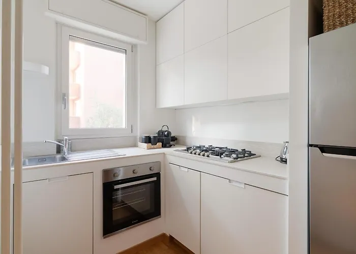 Guesthost - Bright M1 Precotto * Mediolan