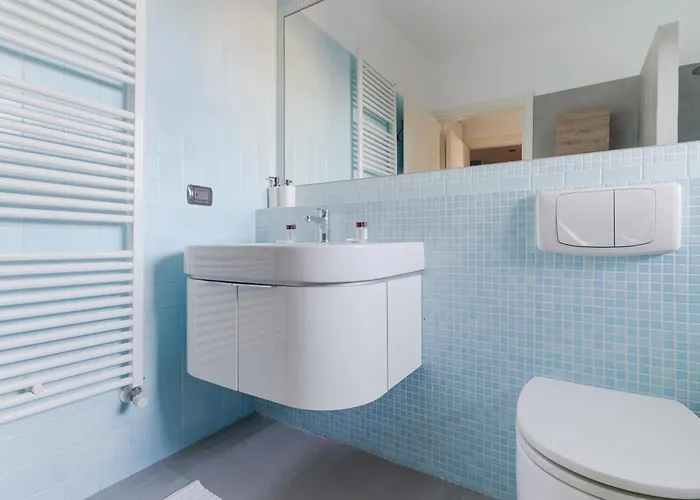 Guesthost - Bright M1 Precotto Apartament