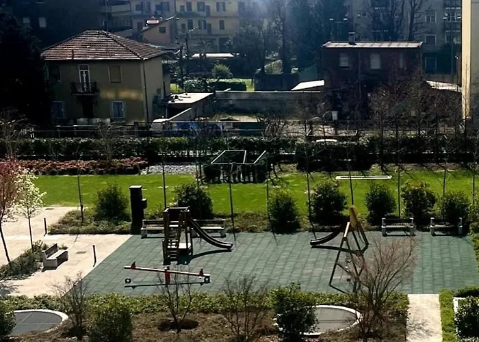 Urban Oasis - Two-room Apartment!