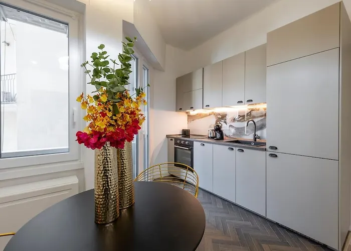 B - Diamond In The Center Apartman