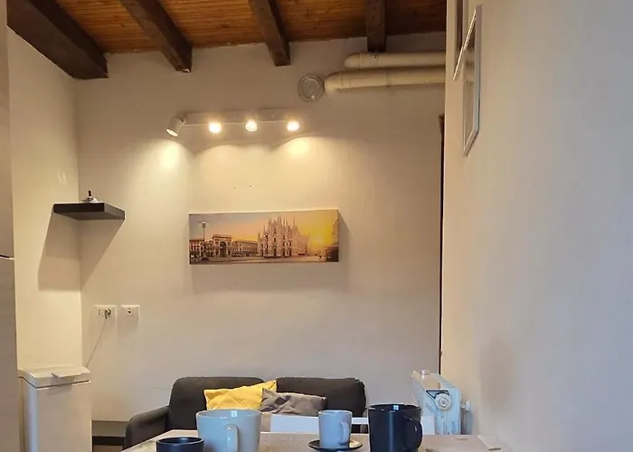 Dima's Navigli Center Milánó