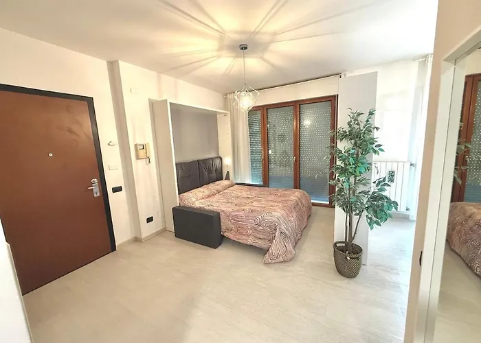 Live House-attico, Ampio E Luminoso Monolocale