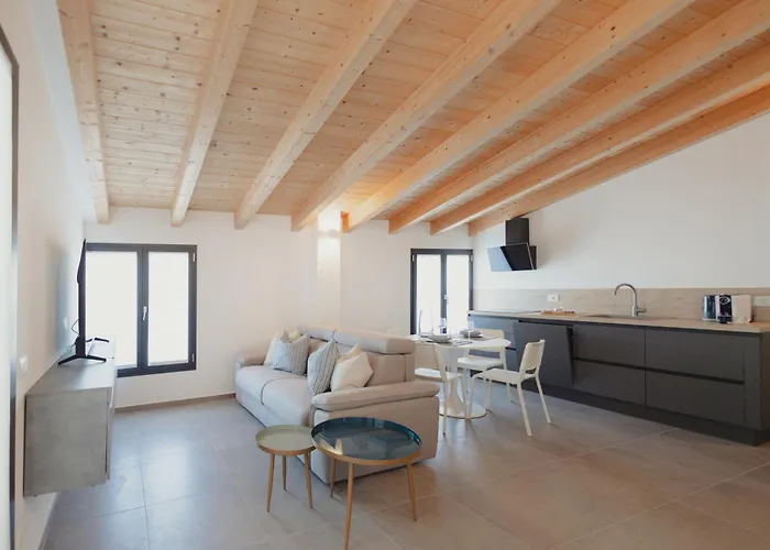 Gohost - The Corridor Near The Station Lägenhet Milano