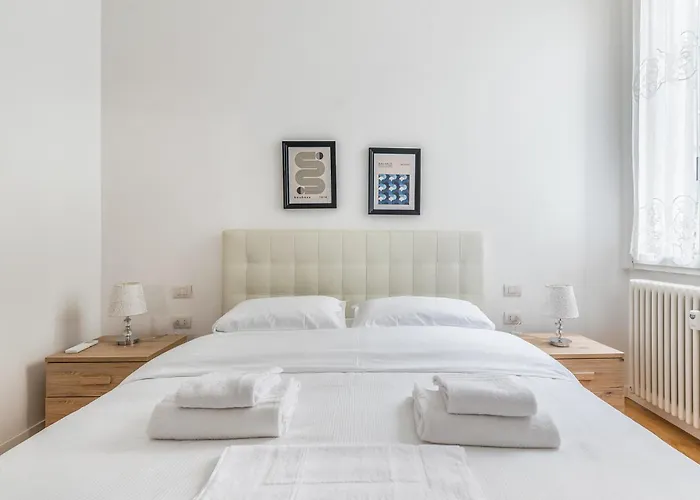 아파트 Luxury Via Morgagni 4 Pax Wi-fi *