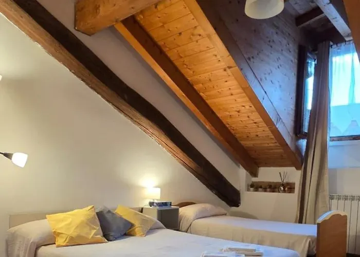 Dima's Navigli Center * Milánó