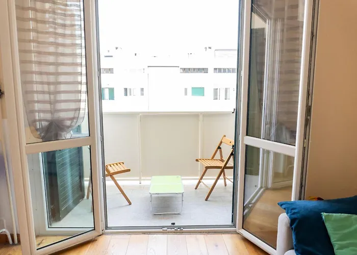 Near Linate Duomo And Station Minutes Away * 밀라노