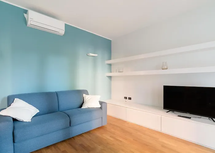 Guesthost - Bright M1 Precotto Mediolan