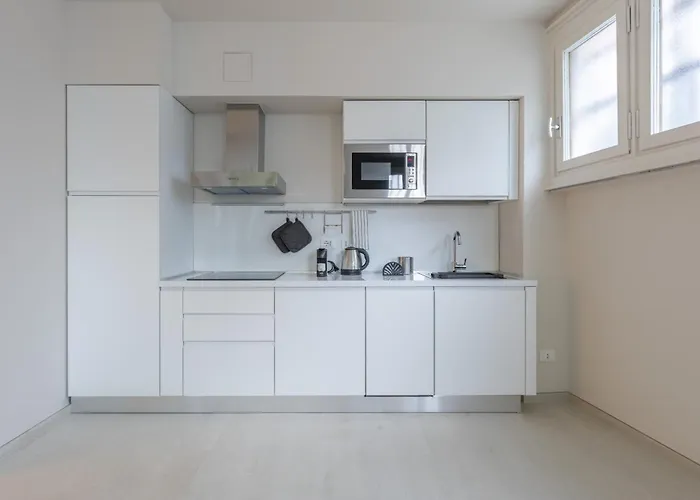 The South, Center, Arco Della Pace Lägenhet