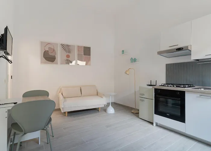 アパート Guesthost - Patio Varesina *