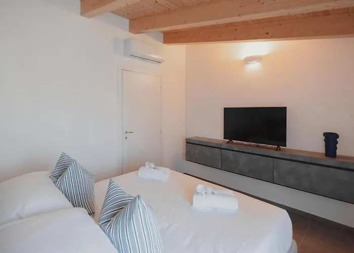 Gohost - The Corridor Near The Station Lägenhet Milano