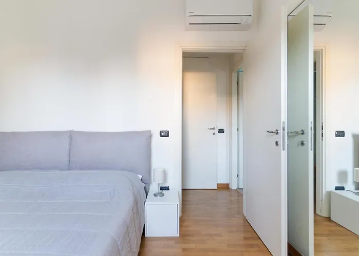 Guesthost - Bright M1 Precotto *