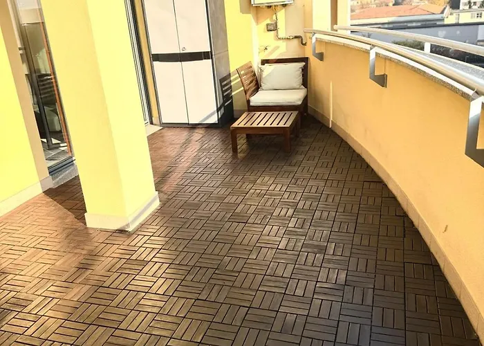 Live House-attico, Ampio E Luminoso Monolocale