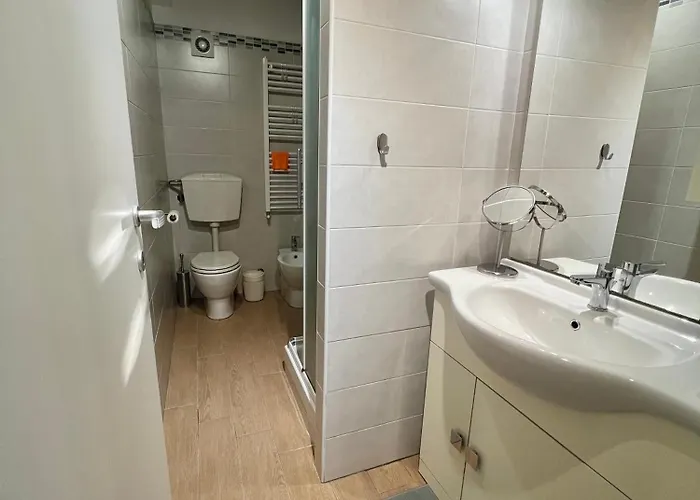 Dima's Navigli Center Milánó