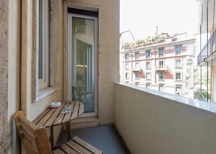 B - Diamond In The Center * Milánó