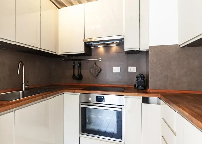 Youhosty - Bruno Maderna 17 Duplex Apartment *