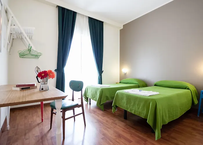 贝罗格兰德旅舍 *