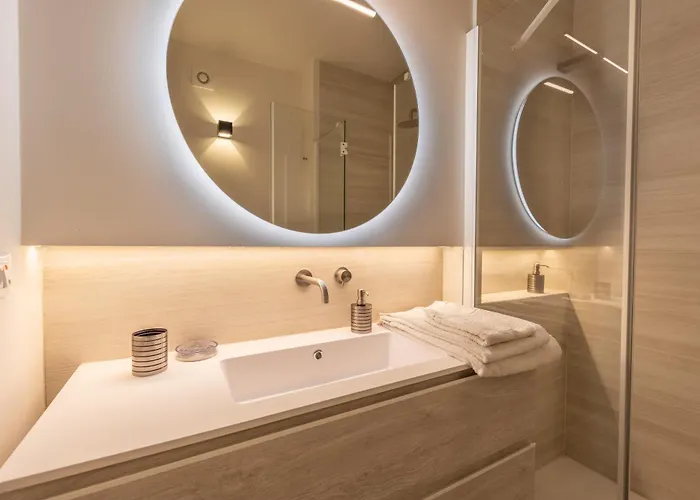 The South, Center, Arco Della Pace Lägenhet