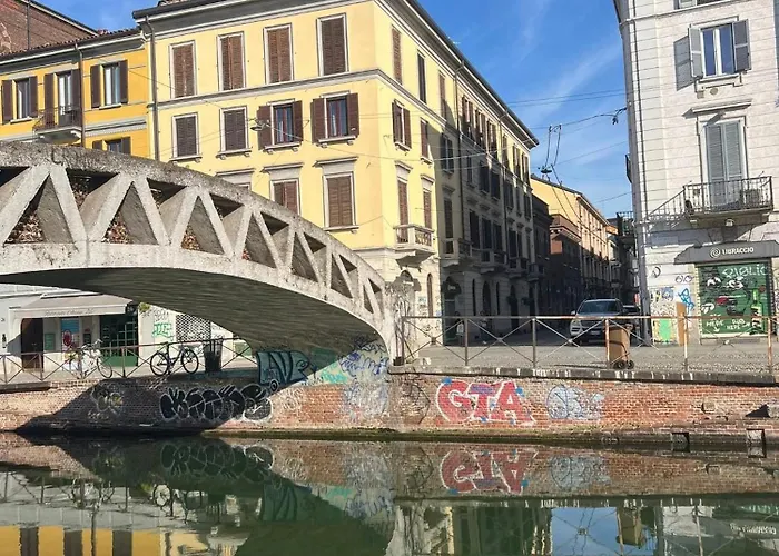 Dima's Navigli Center Milánó