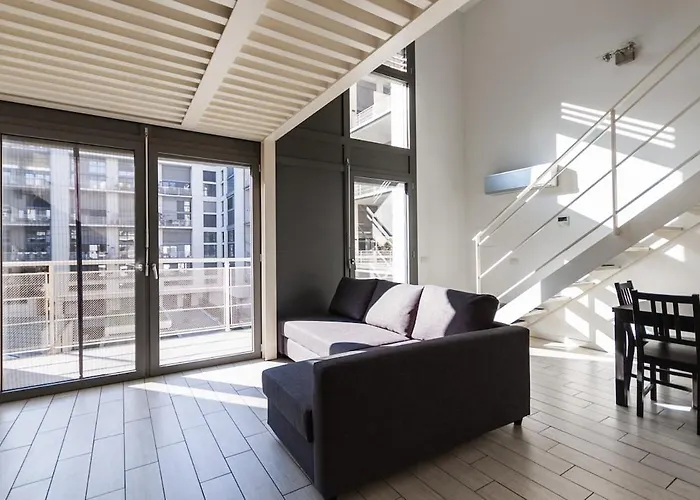 Youhosty - Bruno Maderna 17 Duplex Milán