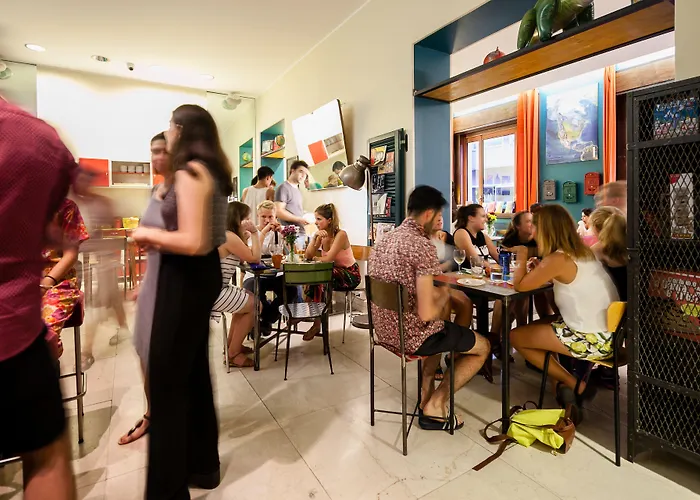 贝罗格兰德旅舍 *